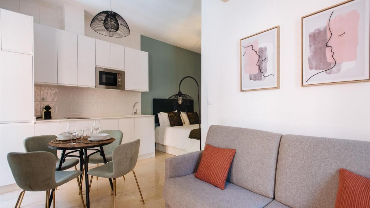 Chiqui And Vicente Suite Apartments Sevilla Kültér fotó