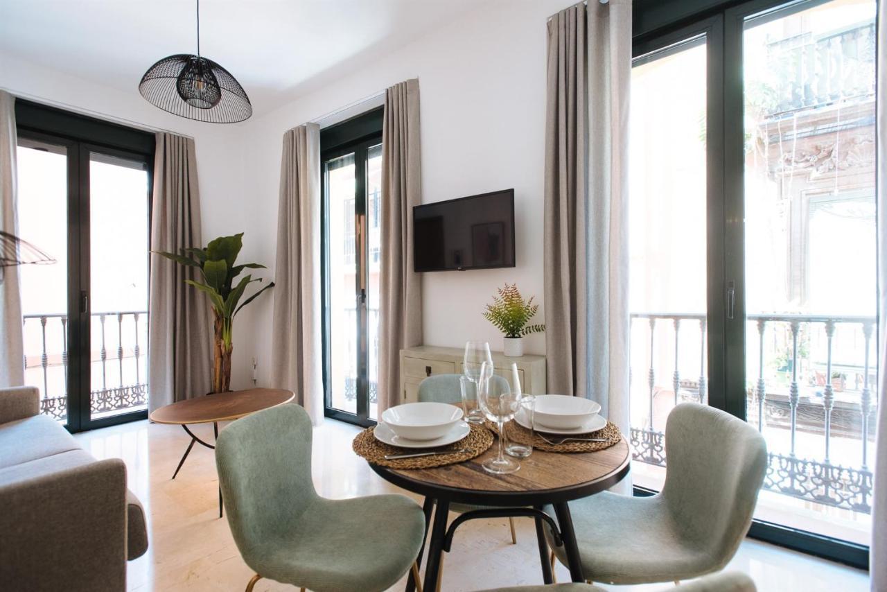 Chiqui And Vicente Suite Apartments Sevilla Szoba fotó