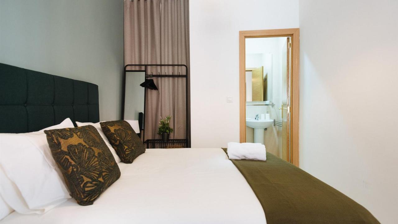 Chiqui And Vicente Suite Apartments Sevilla Kültér fotó