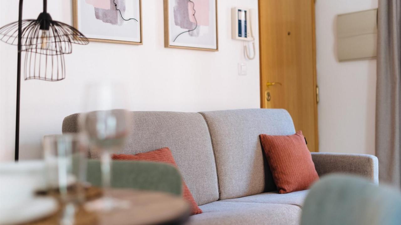 Chiqui And Vicente Suite Apartments Sevilla Kültér fotó