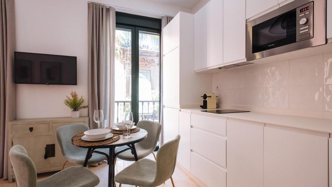 Chiqui And Vicente Suite Apartments Sevilla Kültér fotó